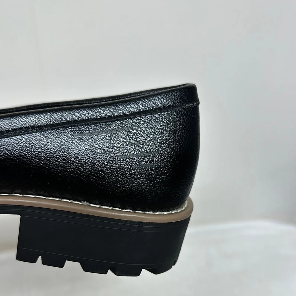 DV by Dolce Vita Black Flats for Effortless Style